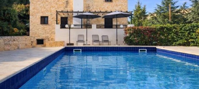 Villa Penelope Spacious Stone Villa in Douliana in Apokoronas