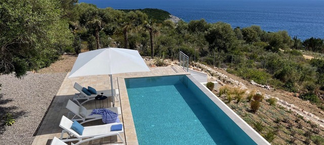 VILLA PINEA - Newly built modern villa few minutes from the beach - in Evgiros