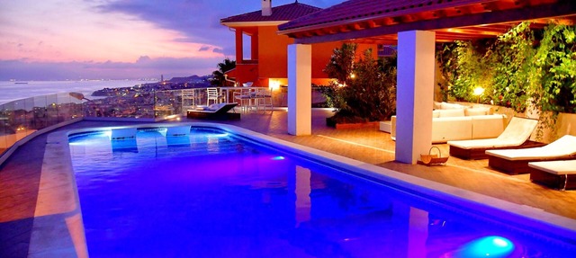 Villa Rincon del Mar, Heated Pool, 180° Panoramic Sea View, Walk to Beach, Fiber in Torre de Benagalbón