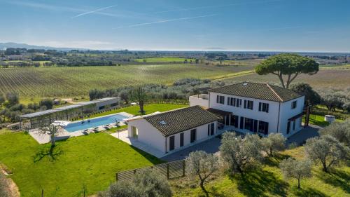 VILLA SAN GIUSEPPE 12, Emma Villas in Cecina