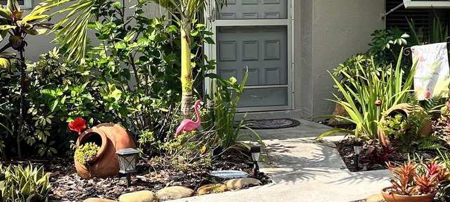 VILLA SIESTA IV-priv cottage Downtown Secret Community-Heated Pool! in Sarasota