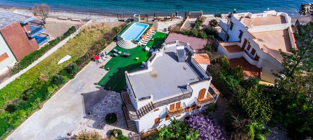 Villa Silvia by Ville in Palermo in Casteldaccia