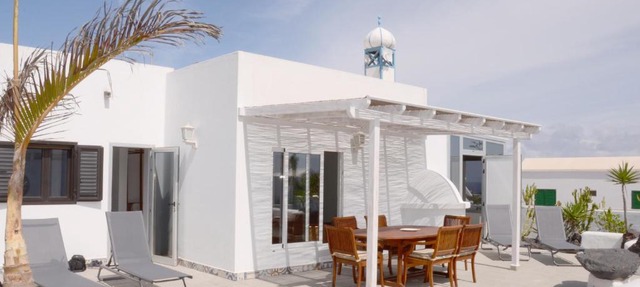 Villa Tranquilidad with amazing private terrace and heated pool in Charco del Palo