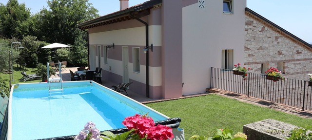 Villa with pool 10 minutes from Vicenza, garden, privacy, panoramic view in Isola Vicentina