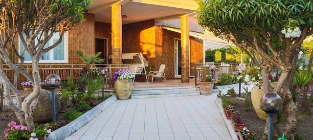 Vintage Style Beautiful Villa on Promenade of Agrigento (City of Temples) in San Leone (Agrigento)