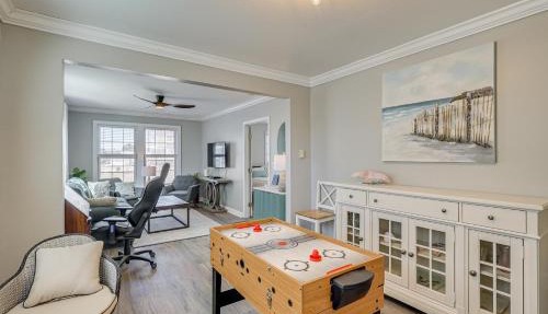 Walk to Broadkill Beach: Sleek Family Home w/Deck in Milton
