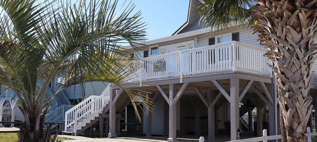 WATER FRONT, PRIVATE POOL, PET FRIENDLY, WIFI, OUTDOOR PARADISE! in North Myrtle Beach