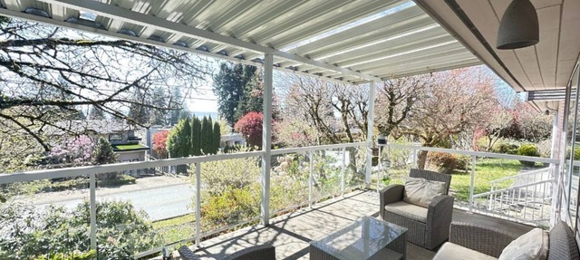 West Van Lodge. private bedroom , but shared washroom , kitchen & living area. in West Vancouver
