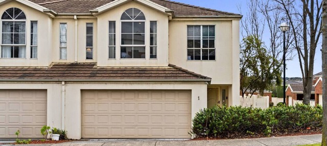 Your Cozy Home in Glen Waverley | 4BR Family Stay in Glen Waverley