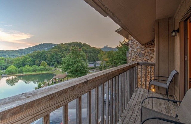 Blue Ridge Village (Banner Elk) - 2 Bedroom Villa in Banner Elk