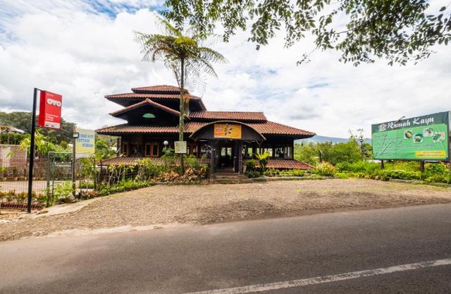 Oyo Rumah Kayu Cottage Syariah 