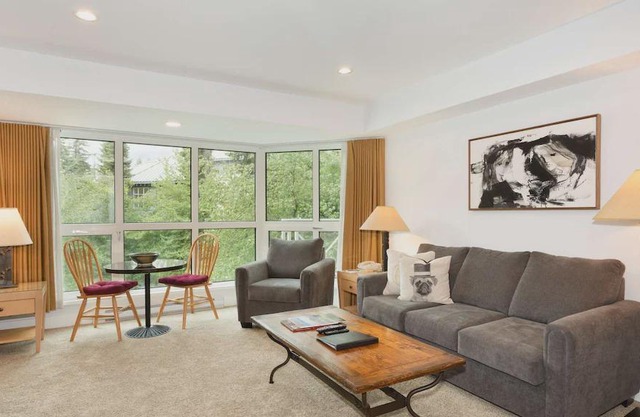 Whistler - Le Chamois - Signature 1 Bedroom #211 in Whistler