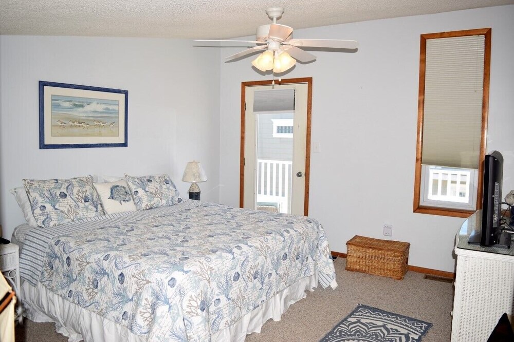 Photo of Bedroom in Townsend's Inlet