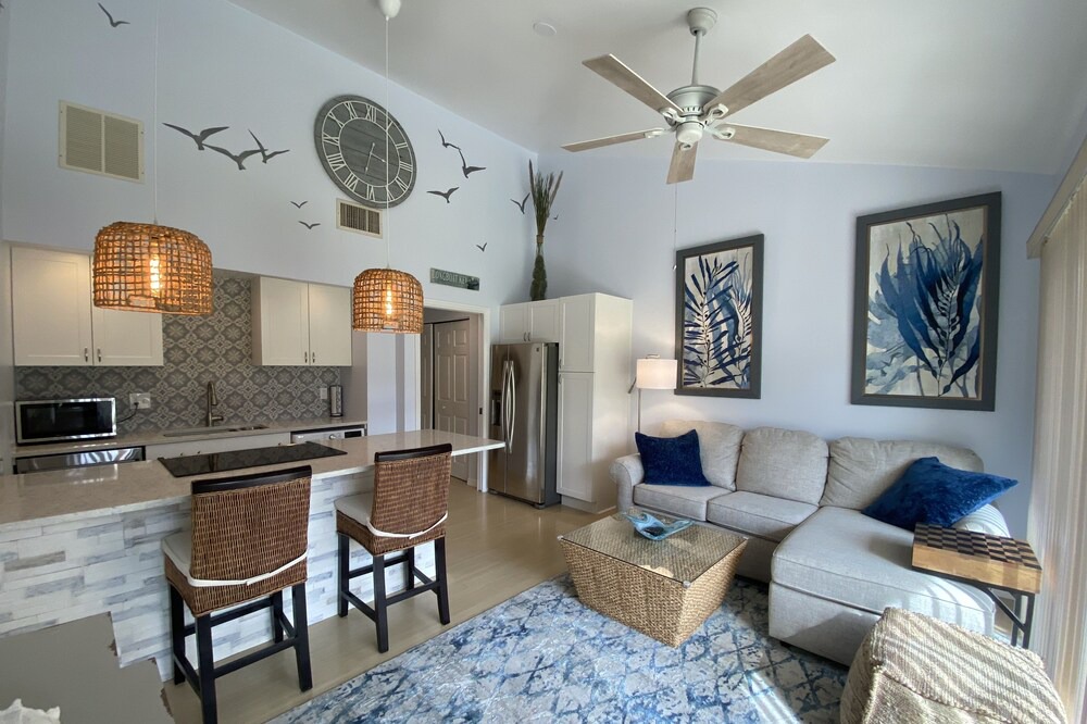 Photo of Livingroom in Bunker Oaks