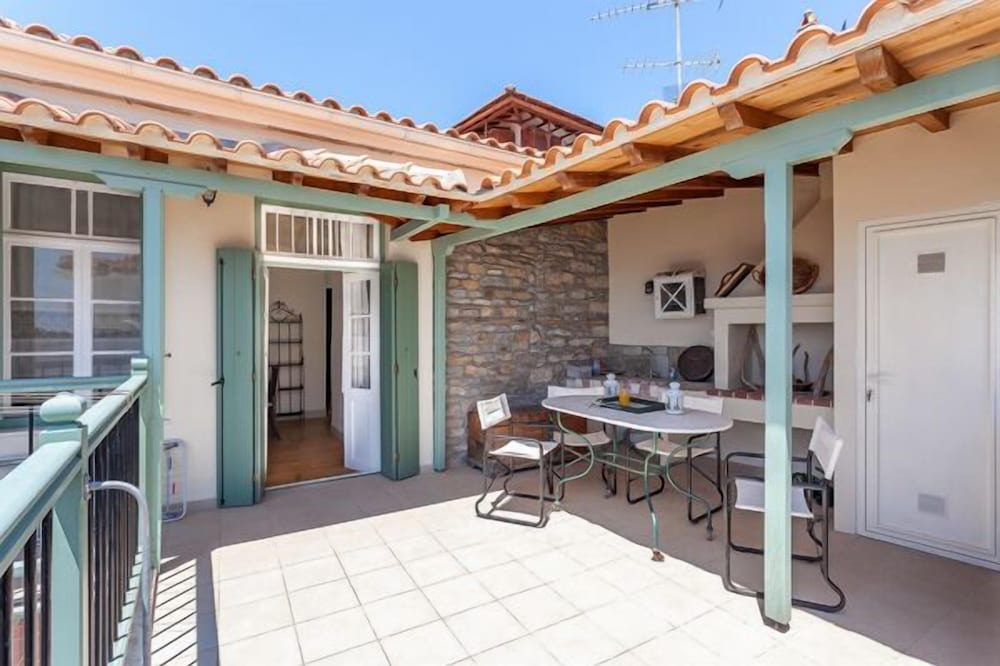 Photo of Patio Balcony in Glossa