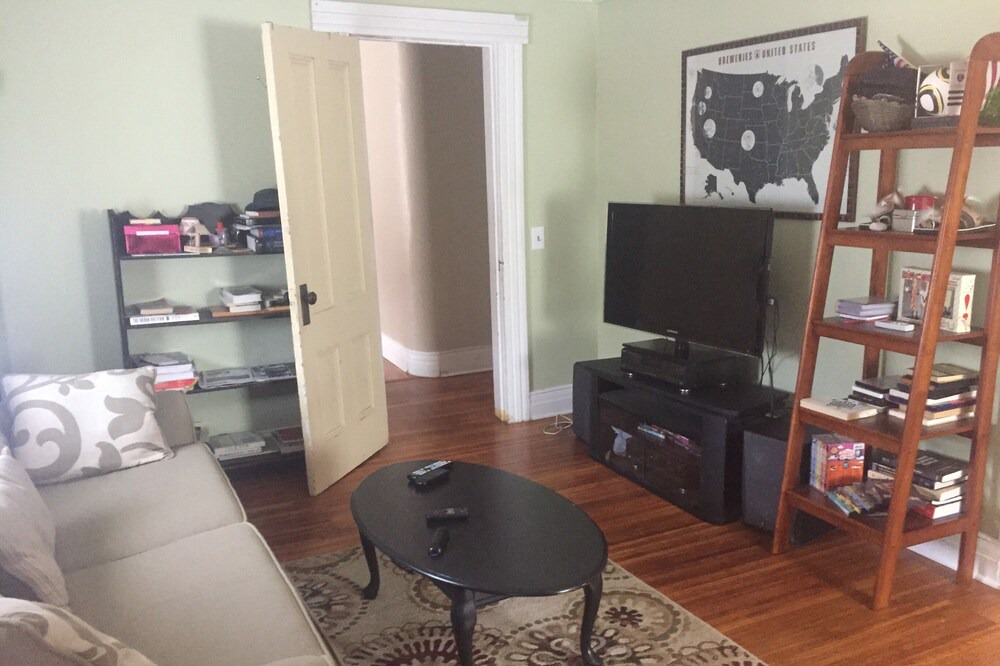 Photo of Livingroom in Downtown Rochester
