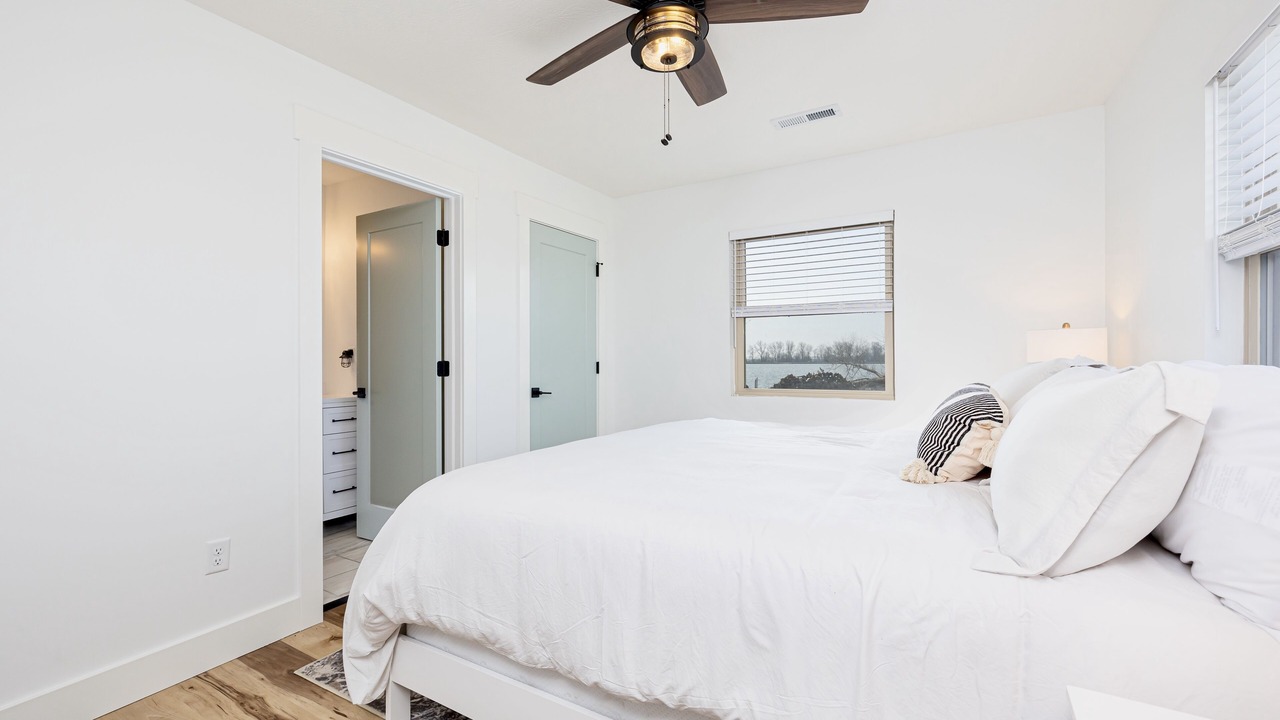 Photo of Bedroom in Russells Point