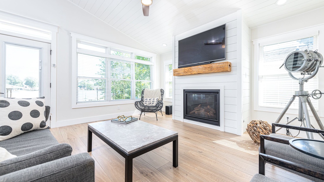 Photo of Bedroom in Lakeview