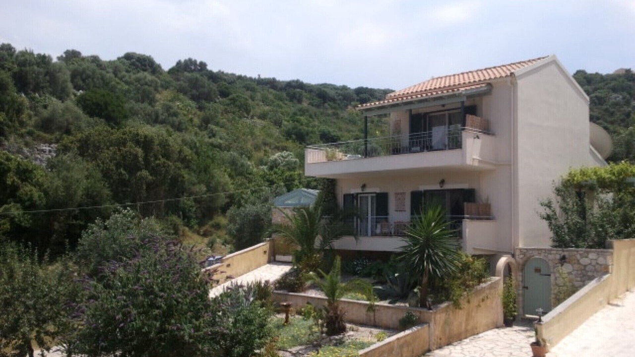 Photo of Outdoor in Petaleia