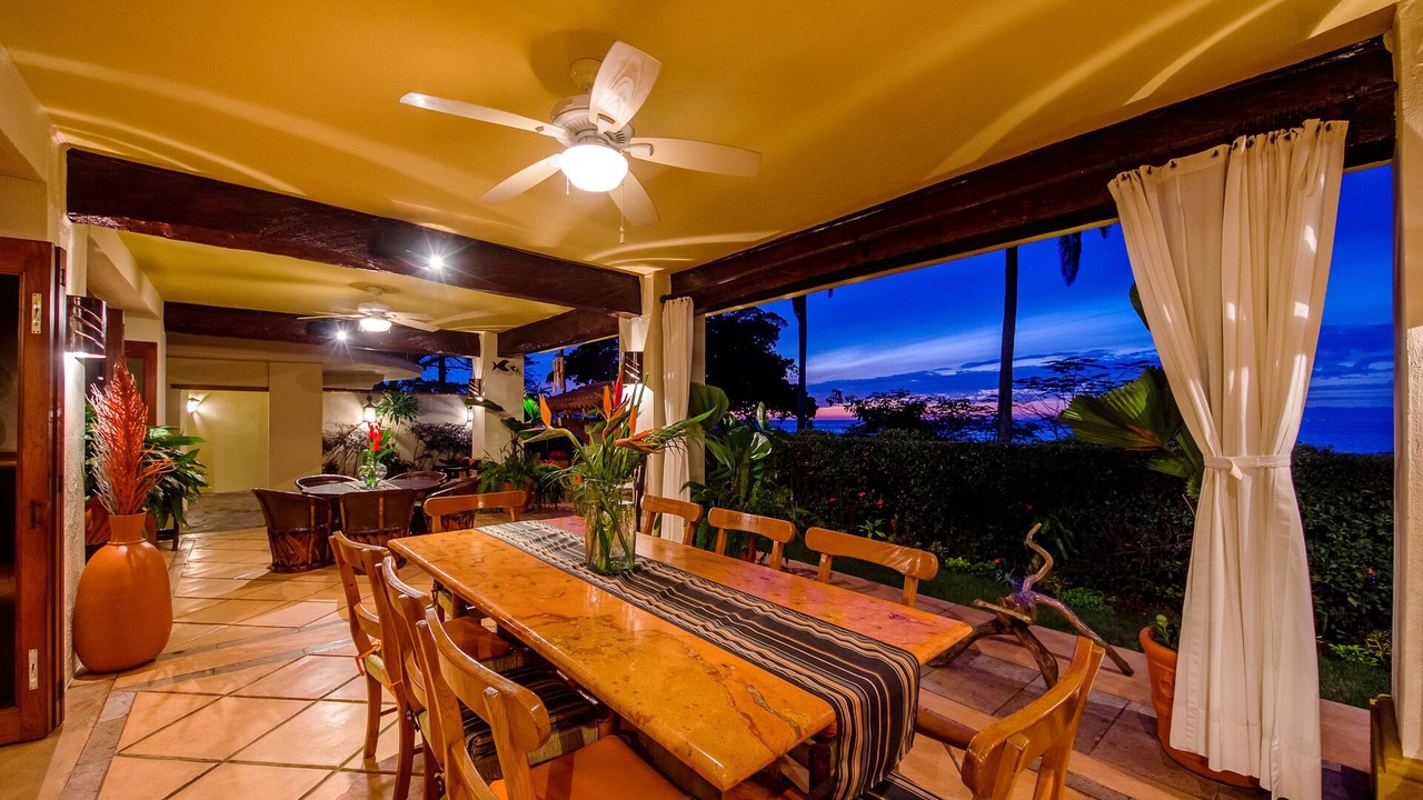 Photo of Outdoor in Romantic Zone