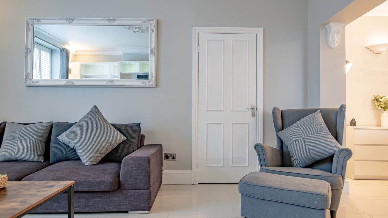 Photo of Livingroom in Cheltenham
