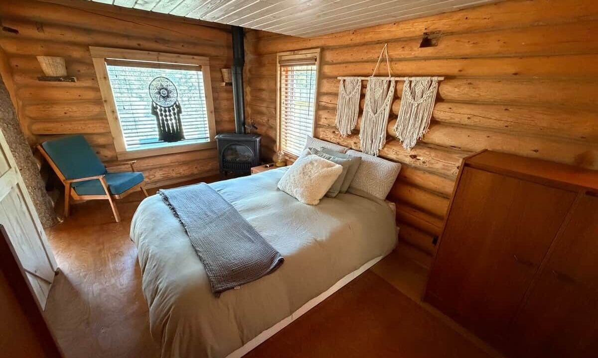 Photo of Bedroom in Bragg Creek