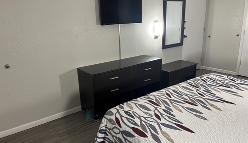 Deluxe Room, 1 King Bed, Smoking