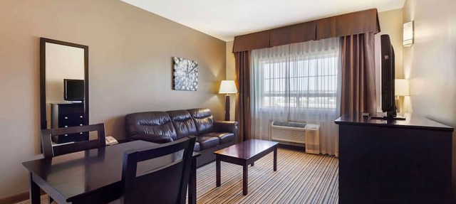 Best Western Plus Peace River Hotel & Suites in Peace River