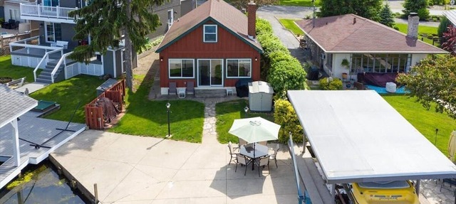Serenity Lakefront Home on Techumseh Island - Sleeps 6, 2BR, 1.5Bath, Boat Dock in Huntsville