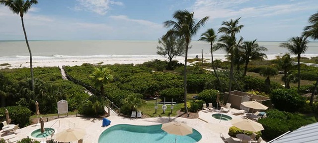 Hurricane House. Right On The Gulf Of Mexico in Sanibel Island