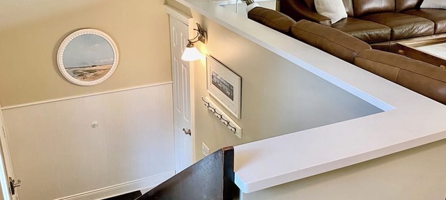 Waterfront Condo On Little Traverse Bay. Beaches, Tennis,Near Golf And Ski in Harbor Springs