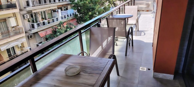Tritos - Sleeps 11 - Balcony - Parking - Sea View in Thessaloniki