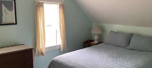 Small, charming cottage built 1850's. Hiking, skiing nearby. Middlebury 15 min. in Ripton