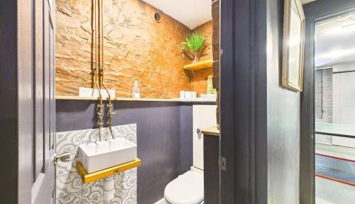 NEW Luxury Retreat by Signature Stays - Hot-tub - Cinema Room - 9 Bed in Cheltenham