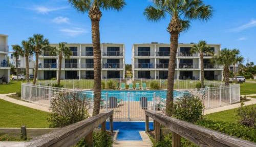 No Stairs Beach View Pool SGI Villa D2 in St. George Island