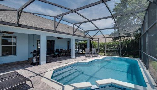 Orange Tree Vacation Home with Private Pool and Spa Near Disney in Orlando