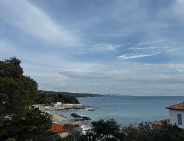 Beachside Apartment in Villa in Quercianella