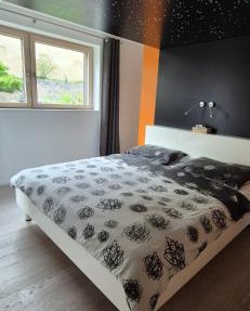 Luxury Prague Garden Retreat with Hot Tub and Pinball in Prague