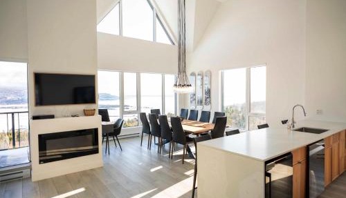 401 - High-End Condo - Incredible View and Pool in Baie-Saint-Paul
